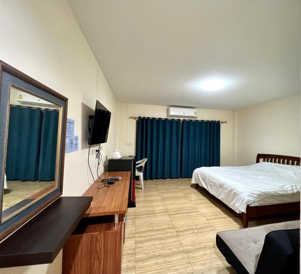 V Tharm Hotel Удон-Тхани Экстерьер фото