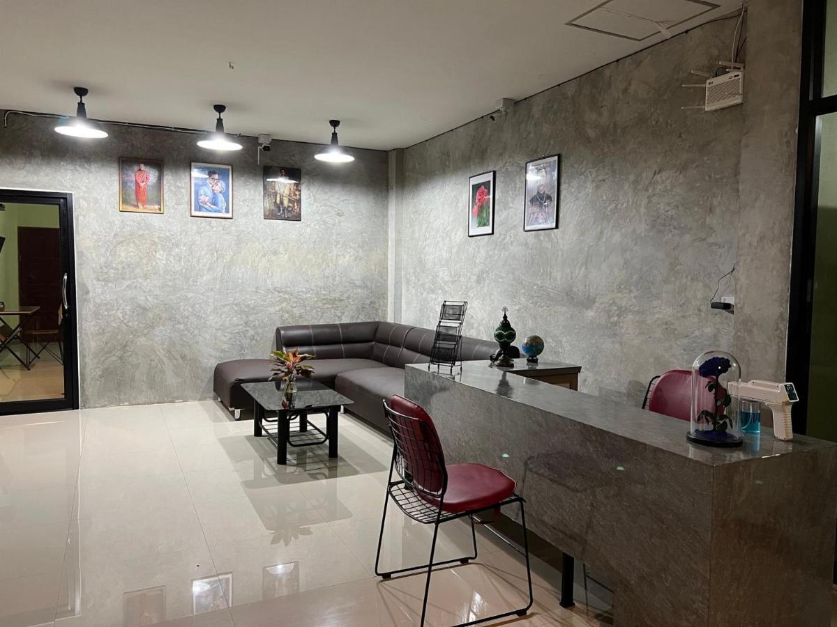 V Tharm Hotel Удон-Тхани Экстерьер фото