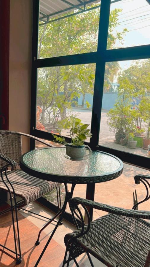 V Tharm Hotel Удон-Тхани Экстерьер фото