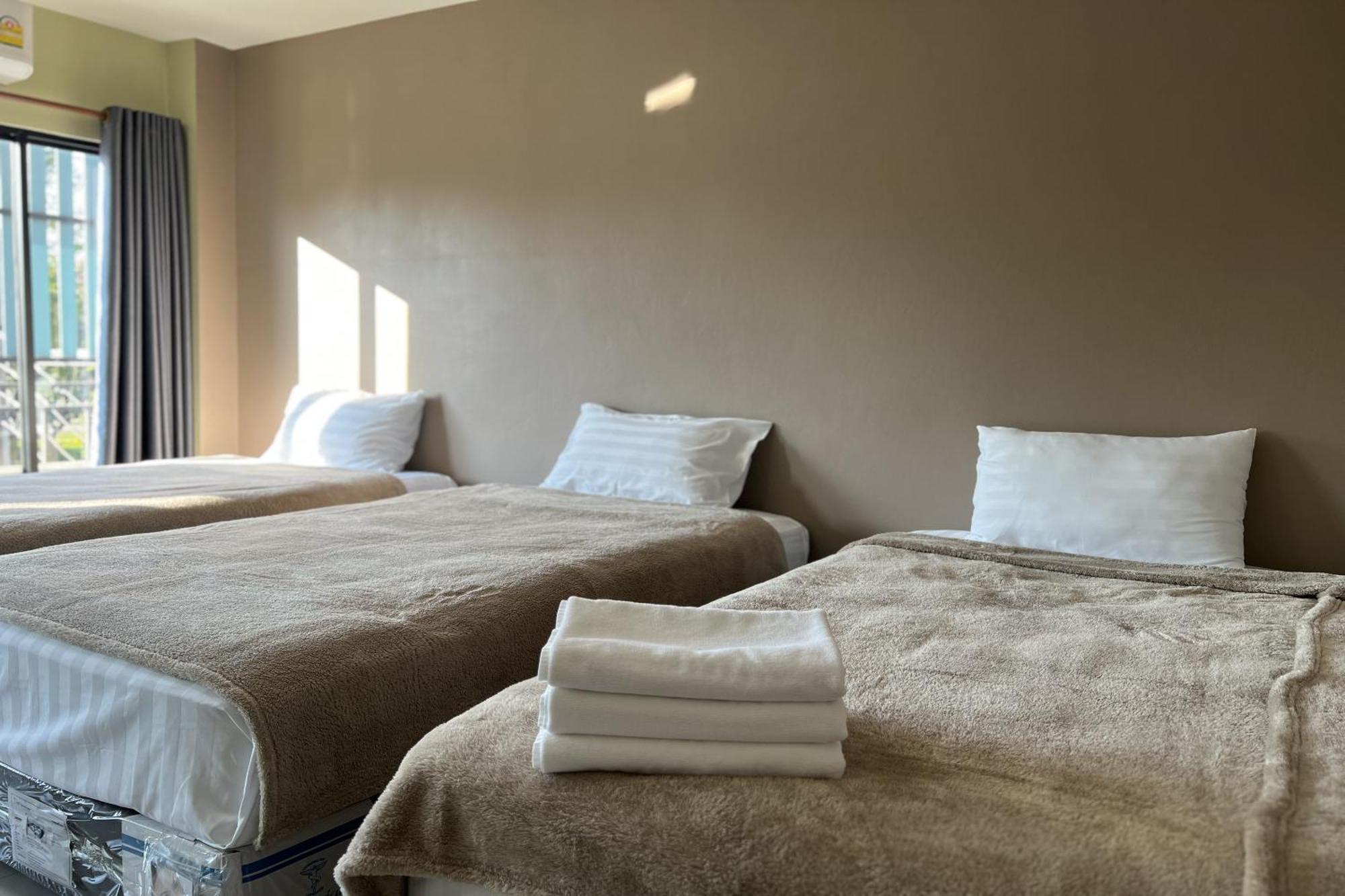V Tharm Hotel Удон-Тхани Экстерьер фото