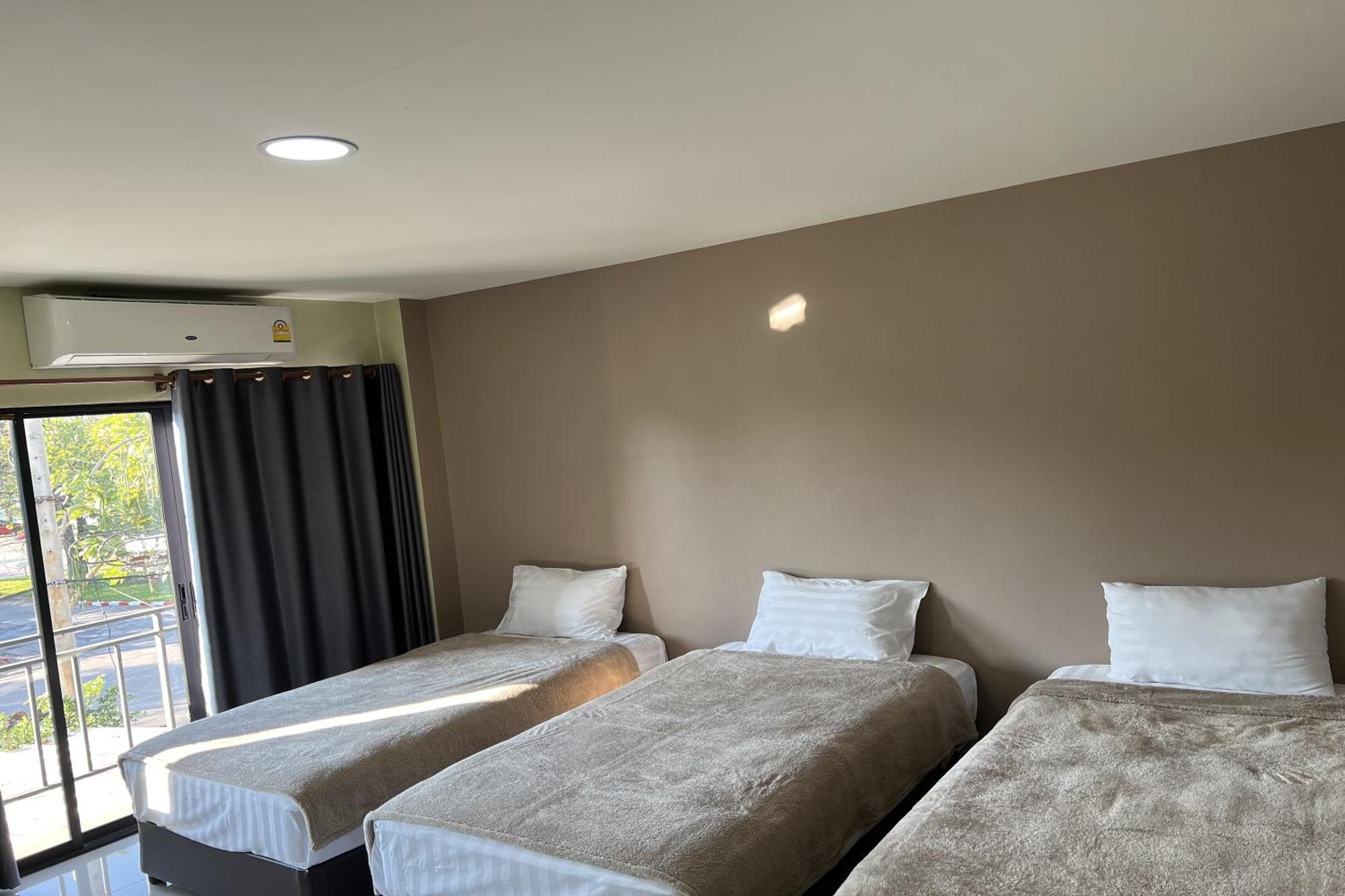 V Tharm Hotel Удон-Тхани Экстерьер фото