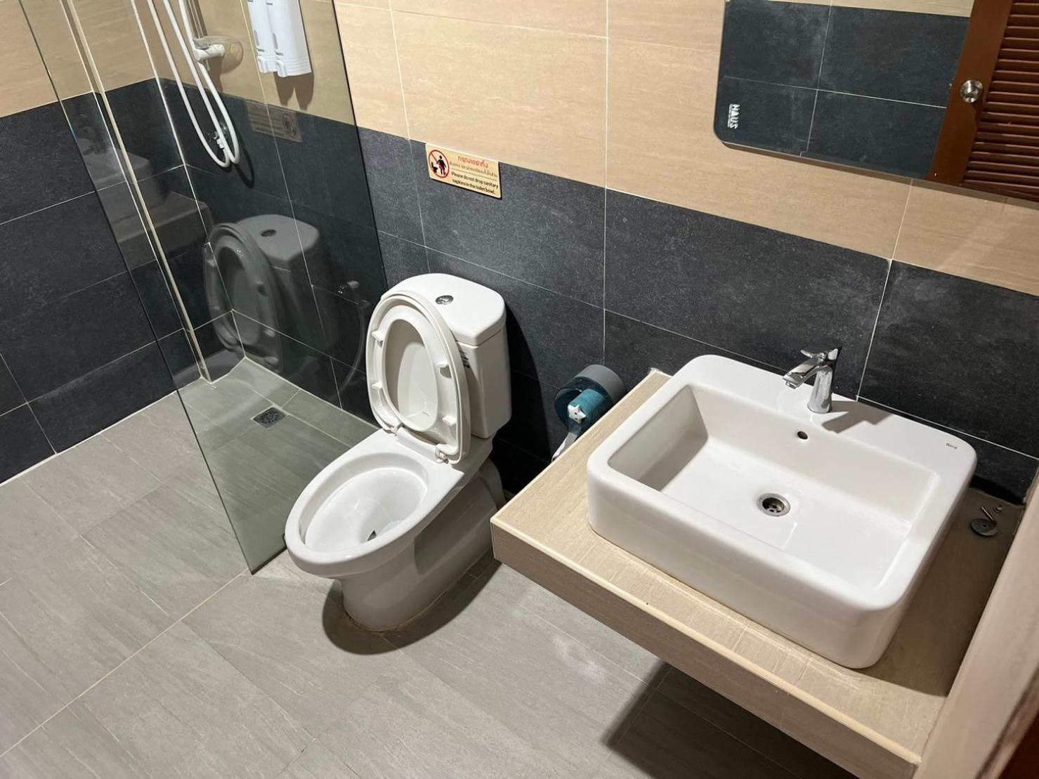 V Tharm Hotel Удон-Тхани Экстерьер фото