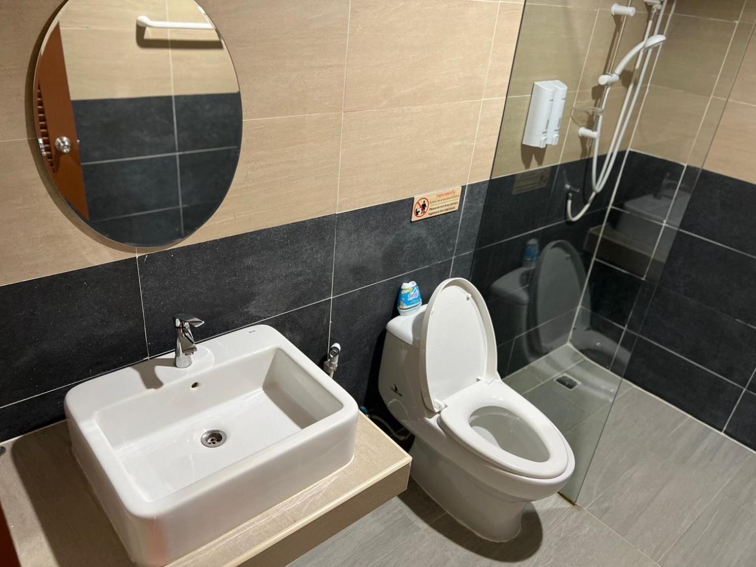 V Tharm Hotel Удон-Тхани Экстерьер фото