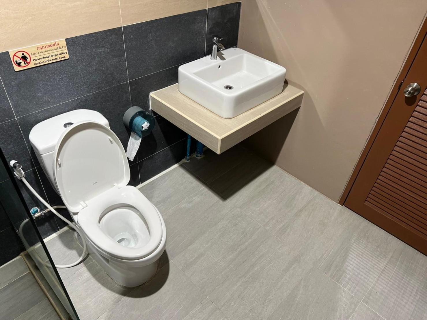 V Tharm Hotel Удон-Тхани Экстерьер фото